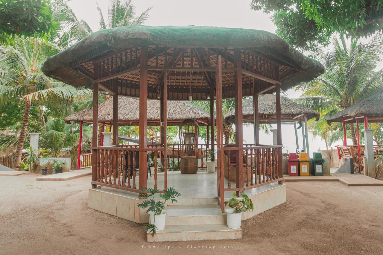 Shenanigans Glamping Resort Zamboanguita  Dış mekan fotoğraf